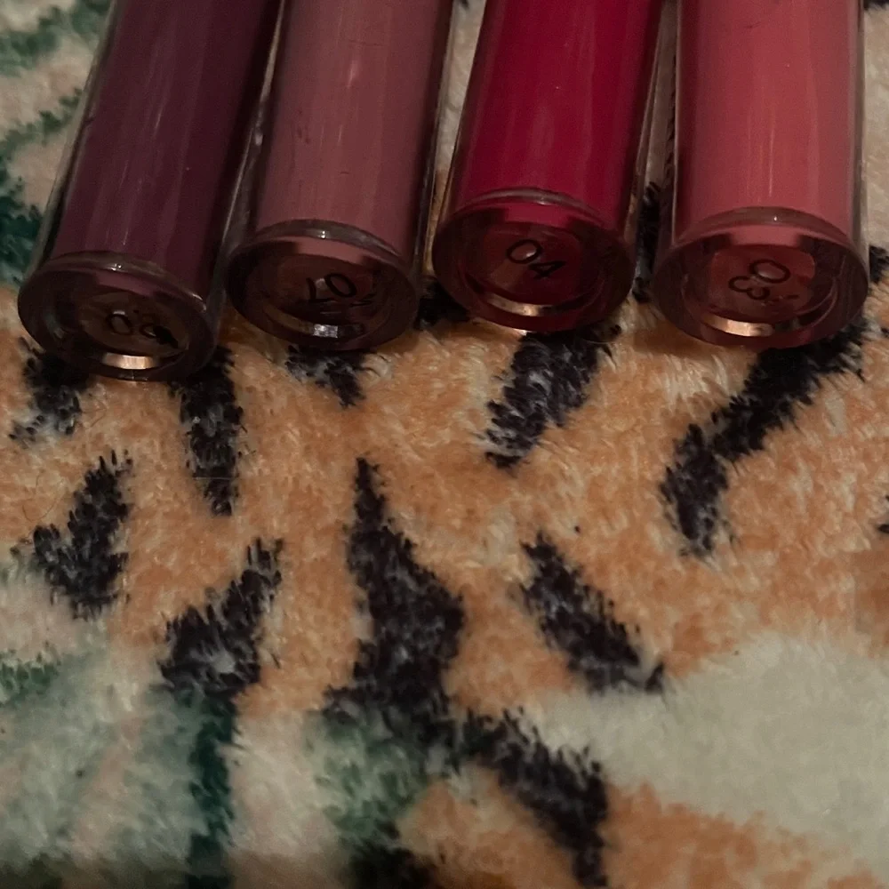 4 Matte Lip Gloss Set